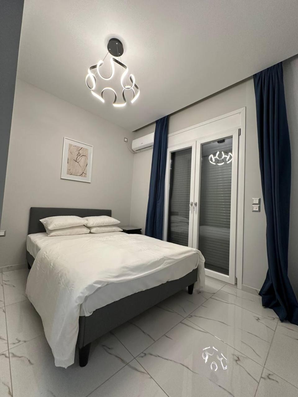 Warm And Modern Brand New Apartment Piräus Exterior foto